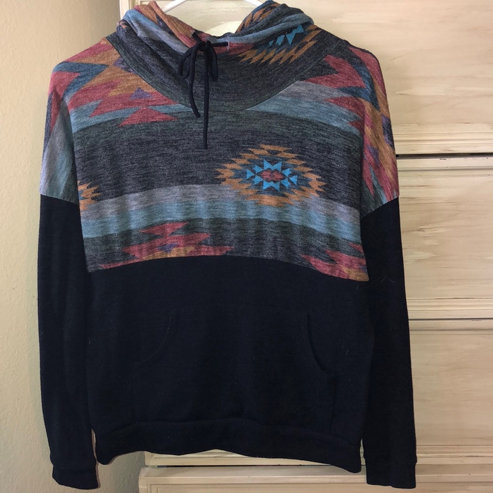 Aztec sweatshirt! Light weight!